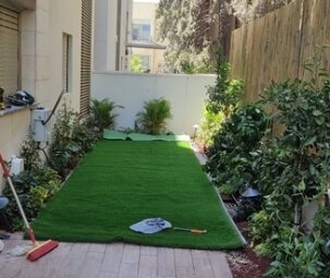 הקמת דשא סינטטי ועיצוב גינת גן